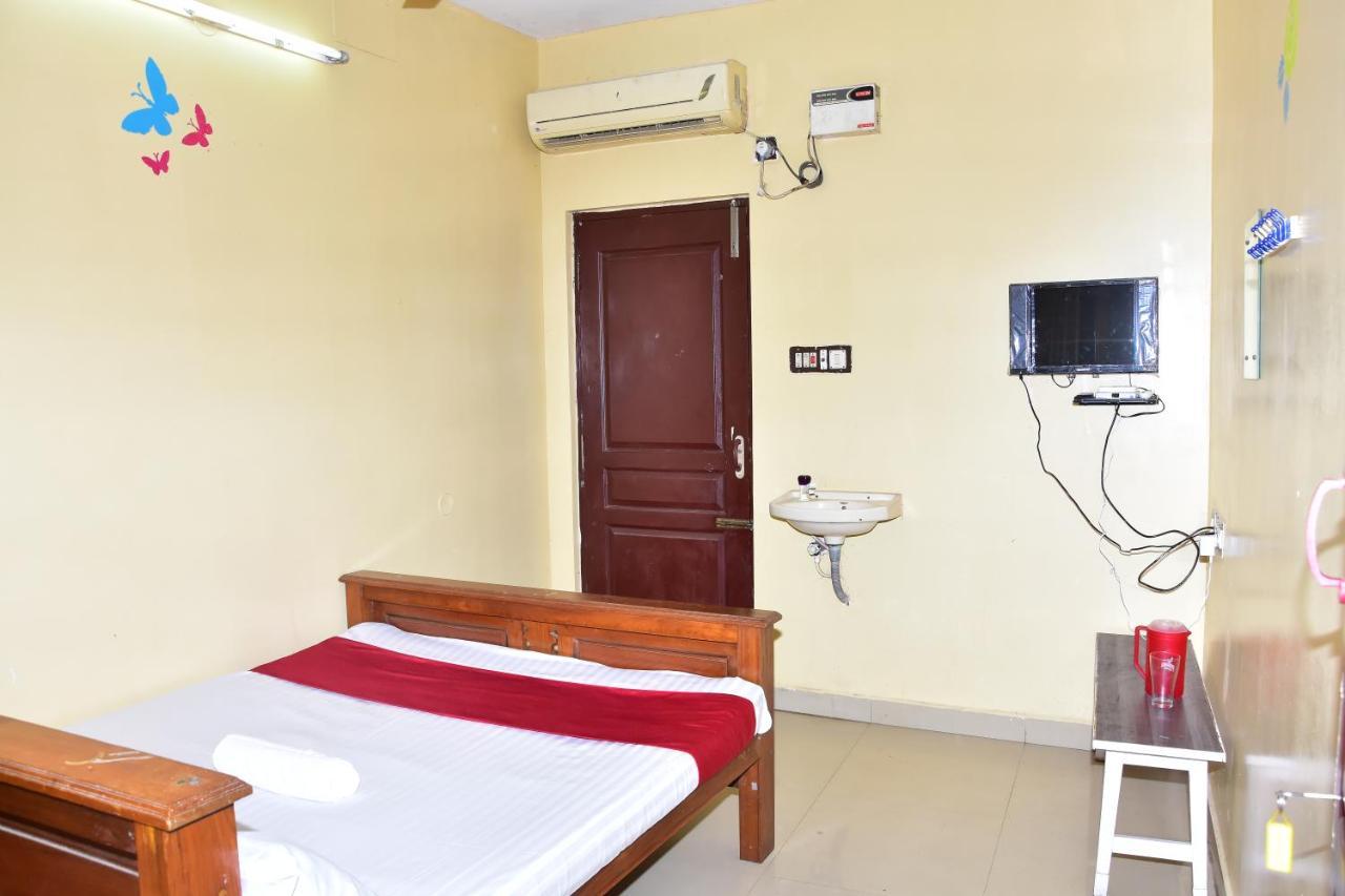 Sri Krishna Guest House Pondichéry Extérieur photo